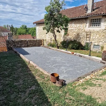 Pretty Renovated Townhouse With Relaxing Terrace And Petanque Court *