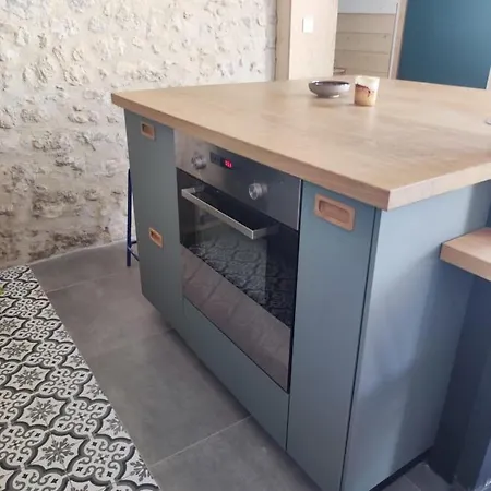 בית נופש Pretty Renovated Townhouse With Relaxing Terrace And Petanque Court