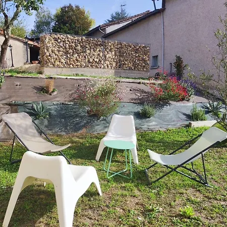 בית נופש Pretty Renovated Townhouse With Relaxing Terrace And Petanque Court
